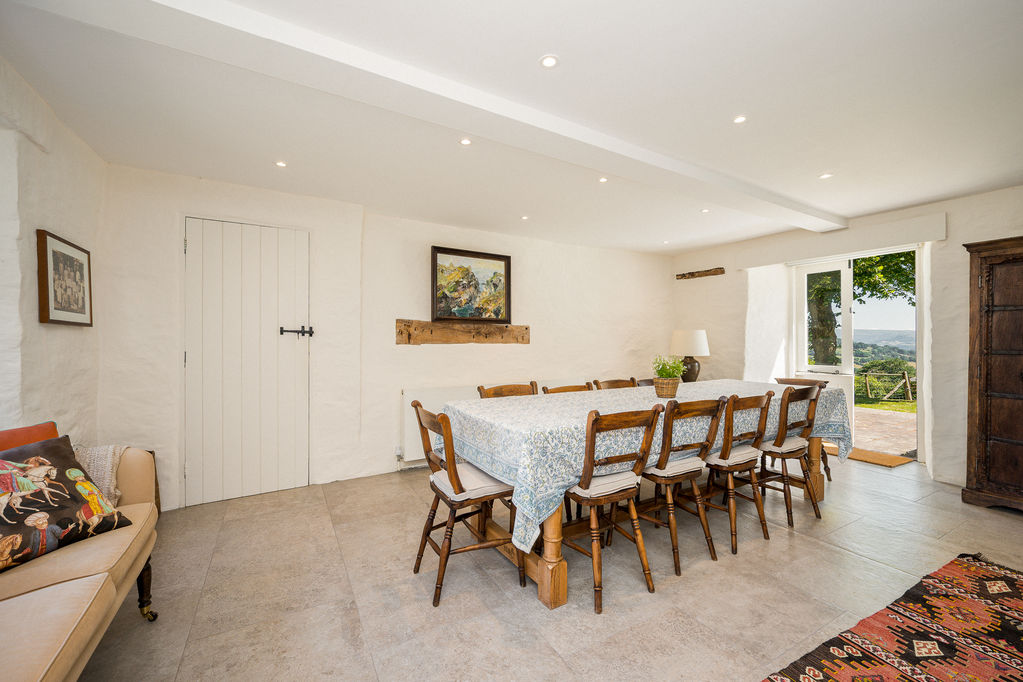 Kitchen / Dining Room- click for photo gallery